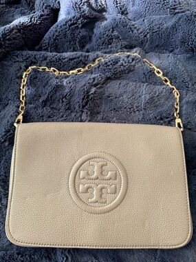 Tory Burch Neutral Beige Pebbled Leather Crossbody with Gold Chain